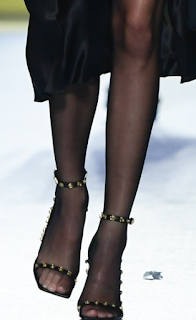 Kendall Jenner`s Legs and Feet in Tights 5