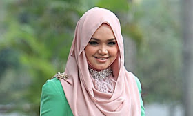 Foto Baju Peribadi Siti Nurhaliza Yang Dilelong Dengan Harga Serendah Rm100