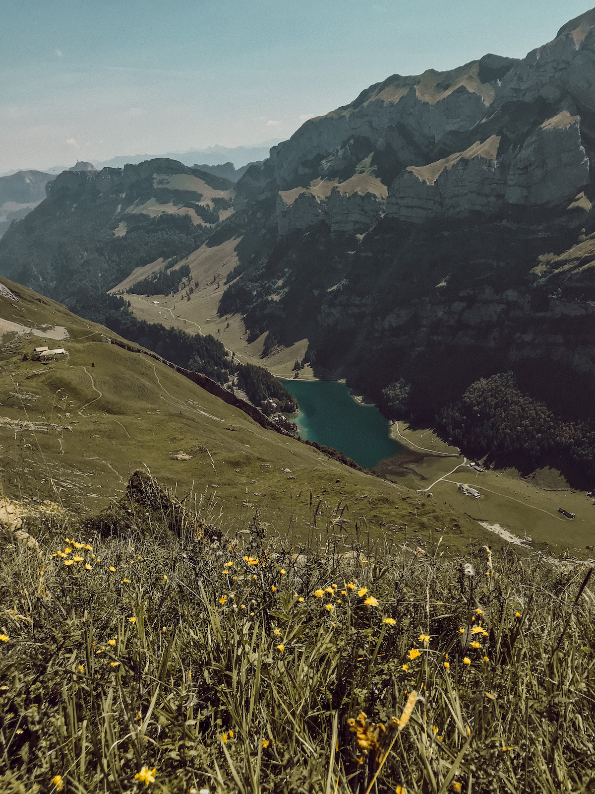 Alpstein Appenzeller Land schönste Wanderung Schweiz Höhenbergweg Äscher Wildkirchli Schäfler Grat Mesmer Seealpsee Aescher