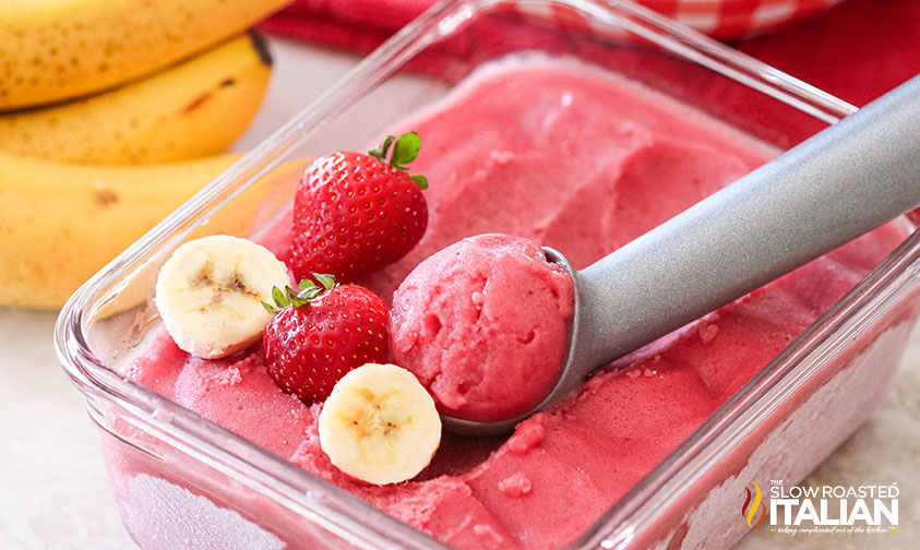 Strawberry Banana Ice Cream (2Ingredients) + Video