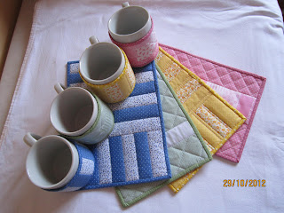 mug rugs - deiapatchwork.blogspot.com