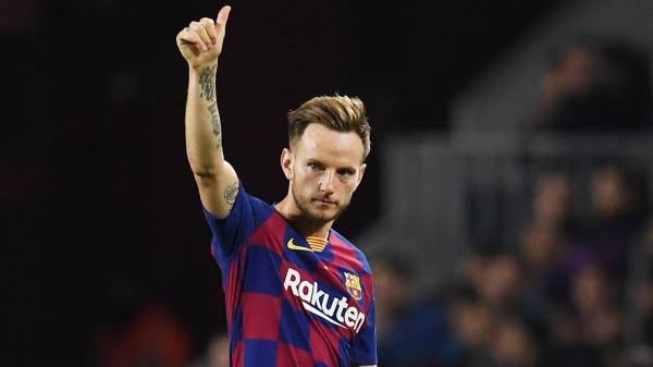حقيقة رحيل اللاعب الكرواتي راكتيتش عز الفريق الإسباني برشلونة في يناير صحيفة اسبانية تكشف حقيقة رحيل راكيتيتش عن برشلونة في يناير