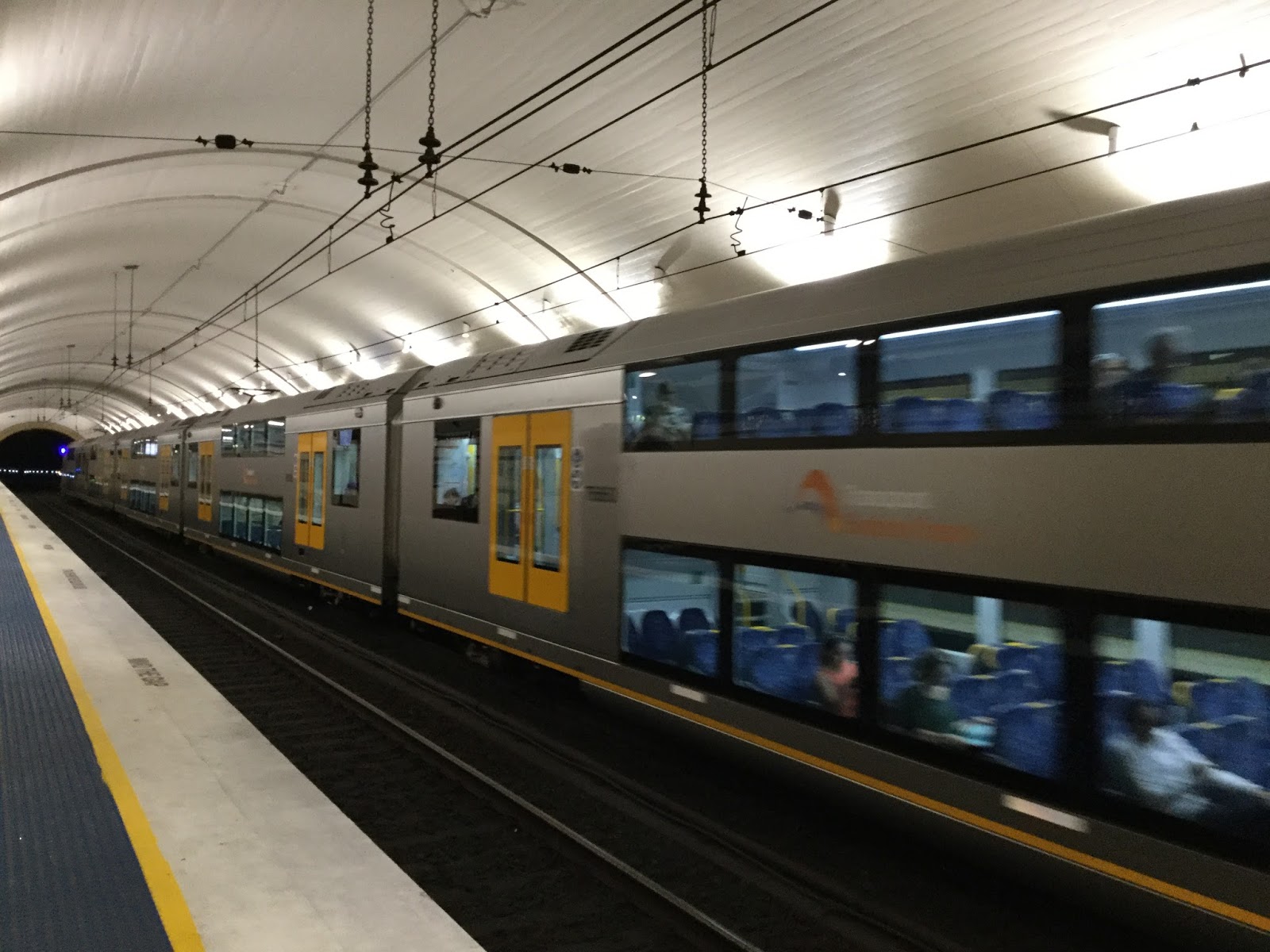 Метро Сиднея. Сидней метрополитен. Метро в Австралии. Метро Сиднея поезда.