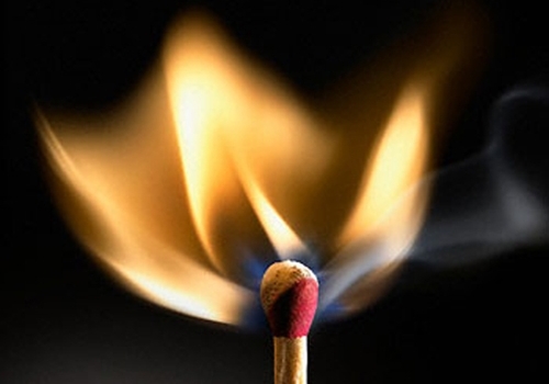 Trí Nhân Media: NHỮNG CHIẾC QUE DIÊM ĐƠN ĐỘC