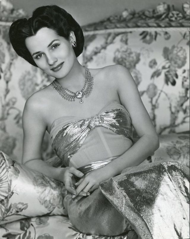 40 Glamorous Photos of American Actress Brenda Marshall in the 1930s