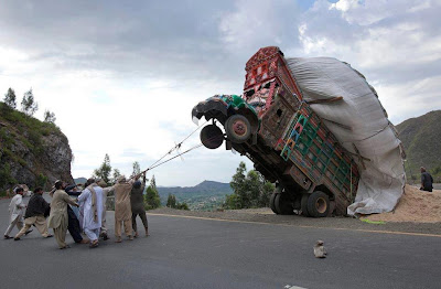 truck-overloaded-Pakistan