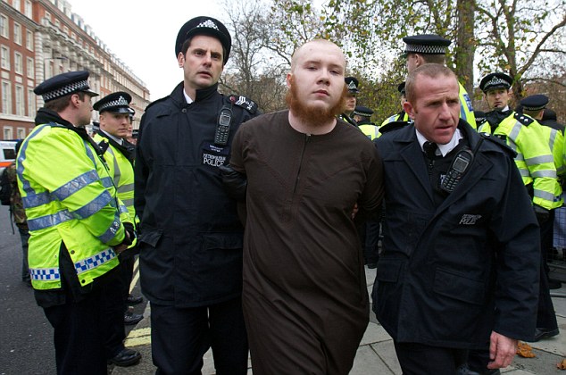 Ginger+Twat+-+Police+arrested+35+MAC+bastards+outside+the+U.S.+Embassy+in+London.jpg