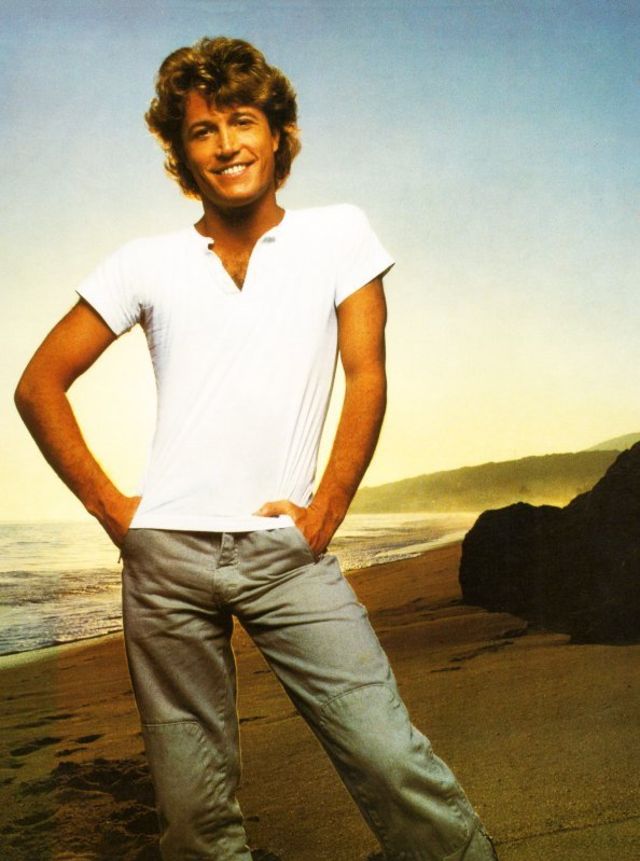 44 Amazing Color Photos of Andy Gibb in the 1970s and 1980s.