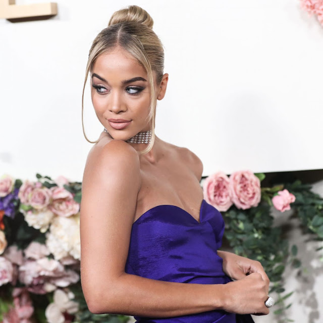Jasmine Sanders Clicks at 3rd Annual #revolveawards in Hollywood 15 Nov