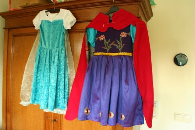 Goede Drie Dingen op Dinsdag ~ Elsa en Anna's Frozen kostuum in de NO-86