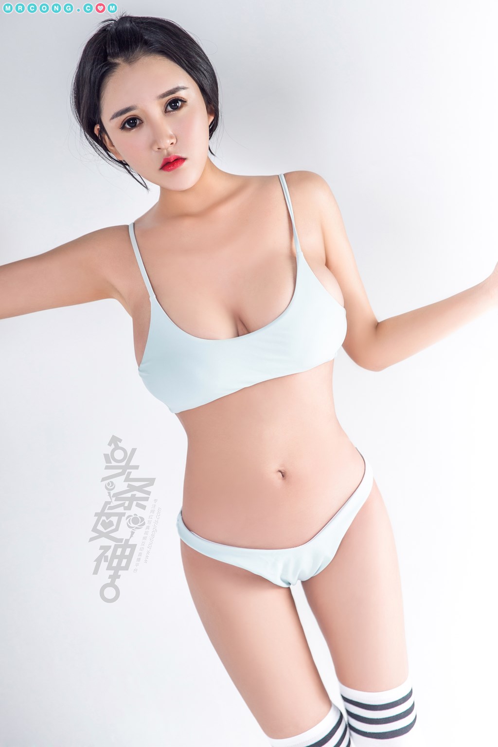 TouTiao 2018-02-02: Model Bai Yi Han (白 一 晗) (25 photos)