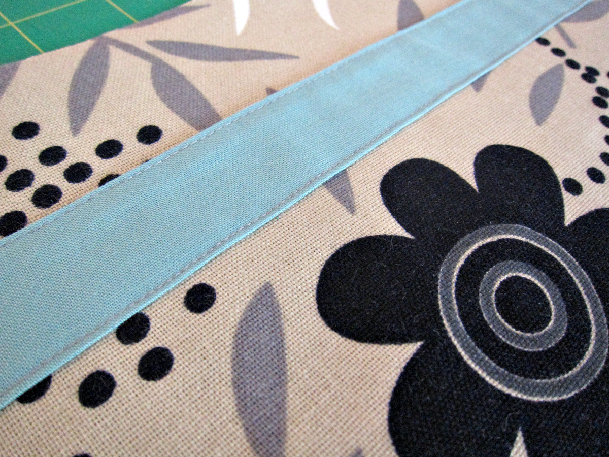 A quick easy way to make fabric drawstring tabs — Sum of their