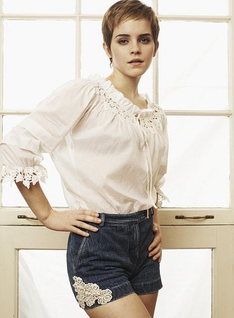 Hollywood Actresss Emma Watson cute in Short Skirt ~ My 24News and