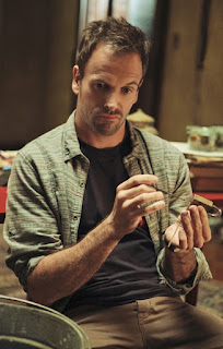 Jonny Lee Miller as Sherlock Holmes in Elementary Episode # 2 While You Were Sleeping