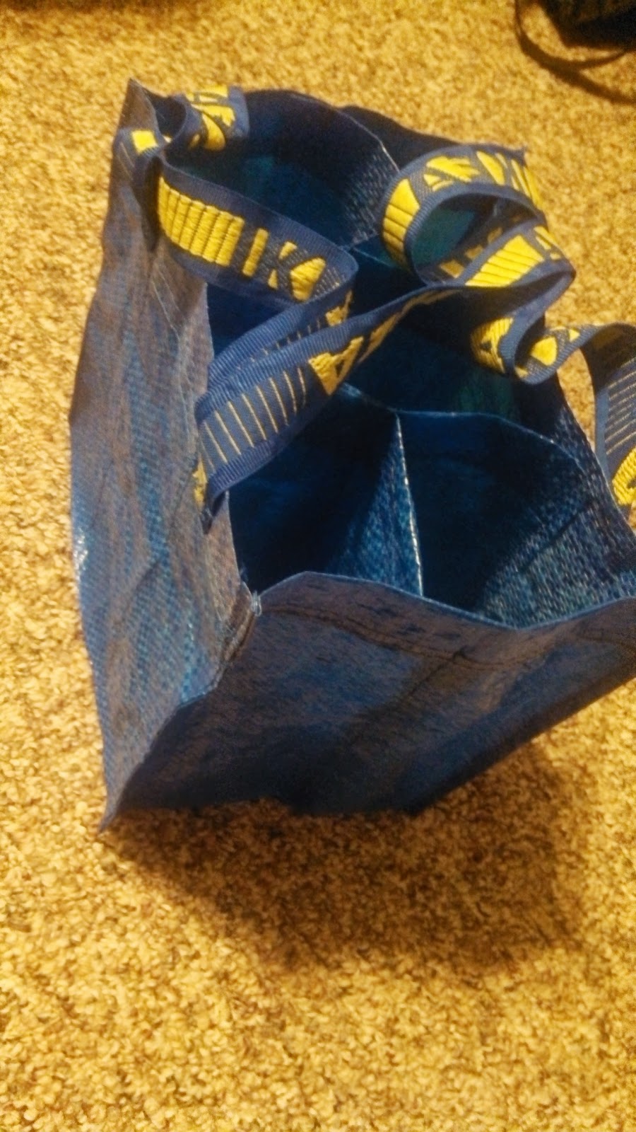 A Valkyrie's Handywork Wine bottle tote a la Ikea