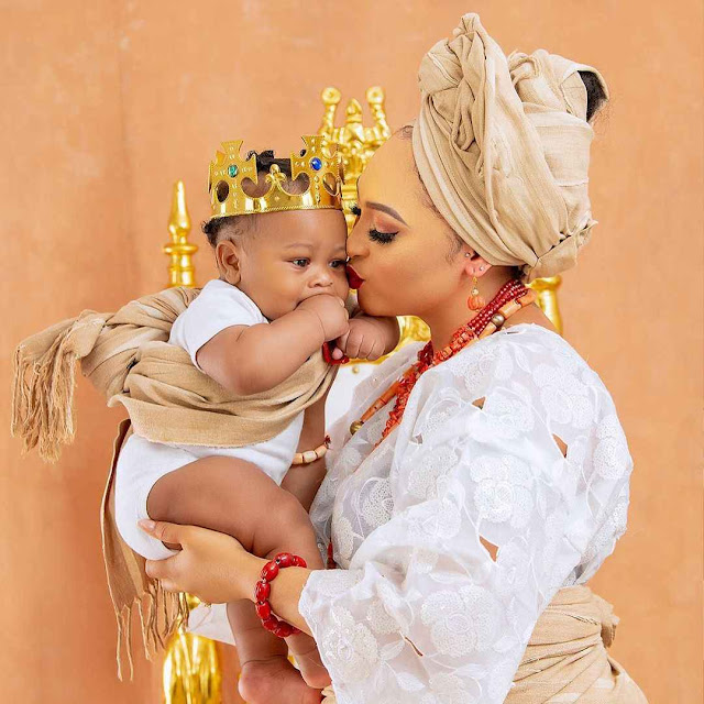 Check out more lovely photos of Rosy meurer and her son