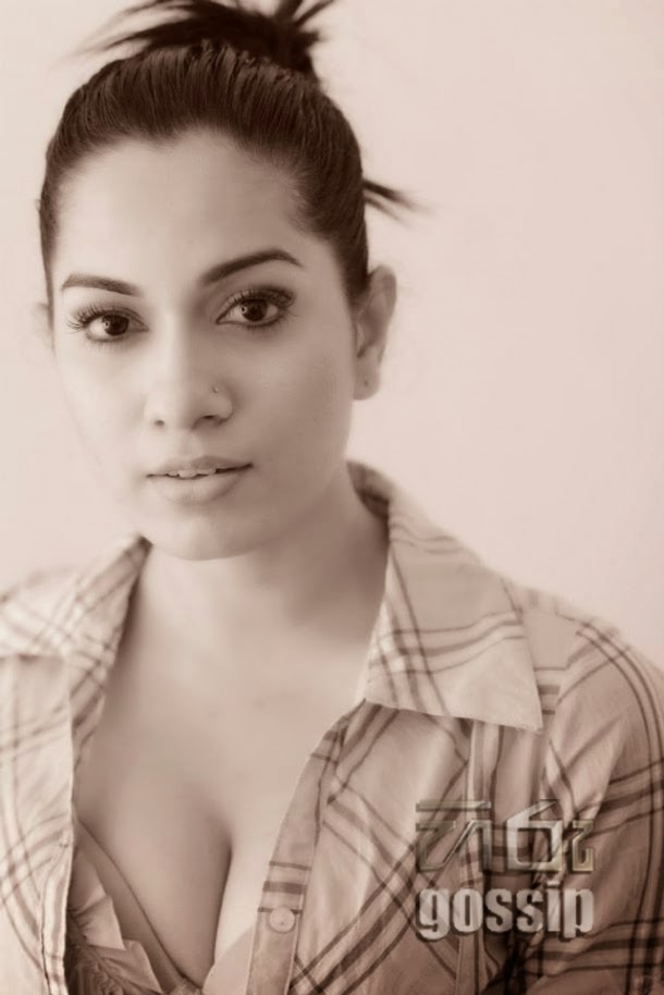Sri Lankan Hot Girls Nadeeshani Nilukshi Sexy Photos
