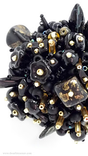 Exquisite black glass bead ball keychain