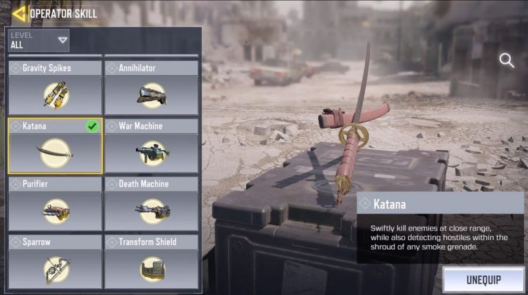 What are the melee weapons in Call of Duty: Mobile