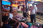 Awasi Prokes di Pasar Ge&#39;tengan, Tim Mobile Covid Sosialisasikan Pendataan Warga Yang Belum Divaksin