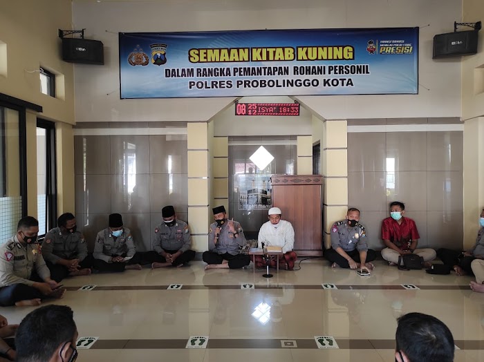Polda Jatim dan Polres Jajaran Serentak Ngaji Kitab Kuning bersama PWNU dan PCNU se-Jatim
