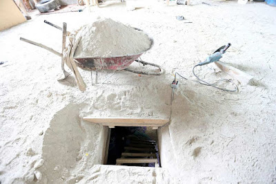 Entrada del túnel por el que escapo el chapo Guzmán Entrada del túnel por el que escapo el chapo Guzmán