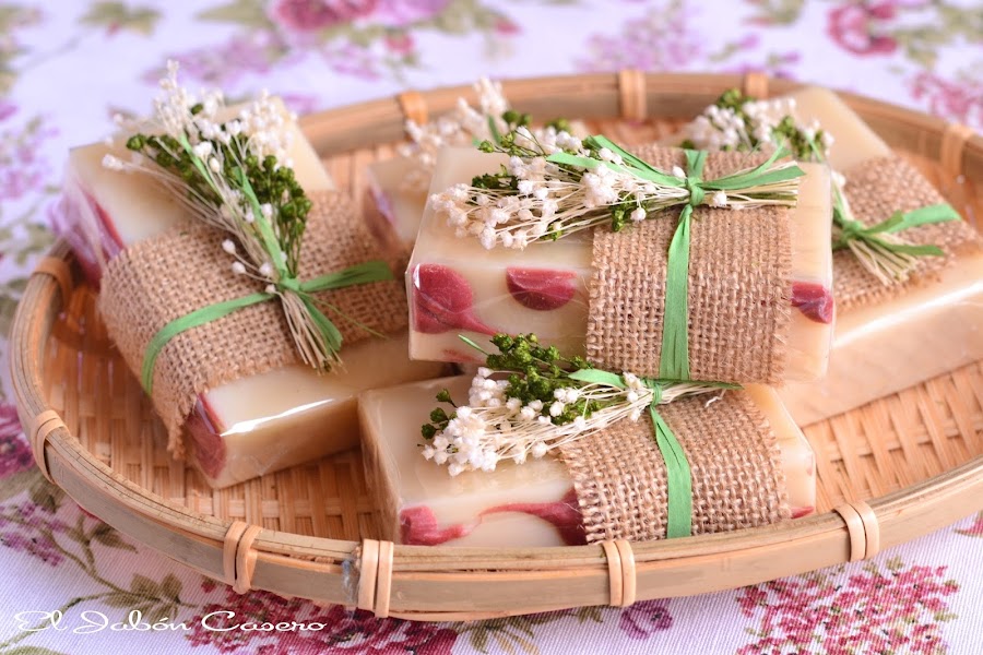 Detalles para bodas jabones naturales rusticos florales