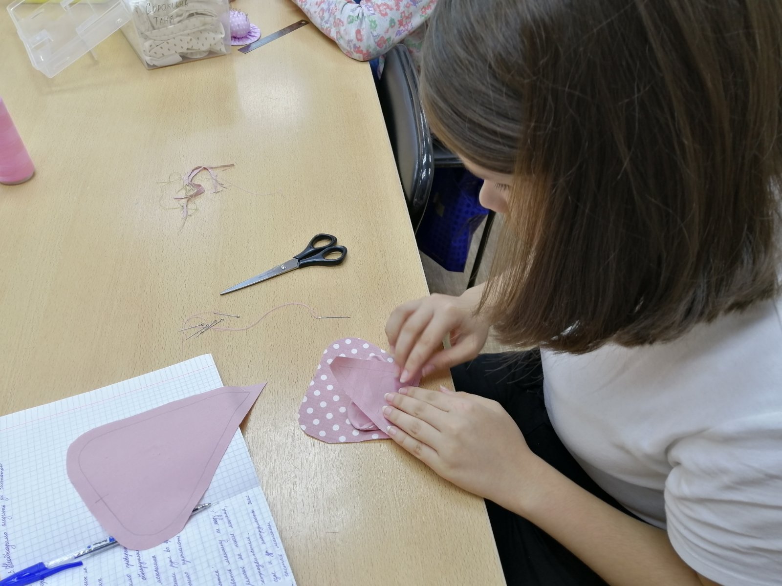 мастер класс по изготовлению символа 2024. мастер класс по изготовлению символа 2024. мастер класс по изготовлению символа года 2022. брошь триколор. красивые георгиевские ленты.