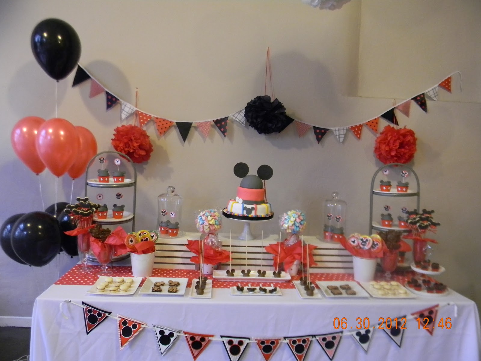 Mesa de dulces de Mickey Mouse - Imagui