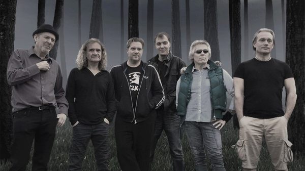 DAVID CROSS BAND - Sign Of The Crow (2016) inside