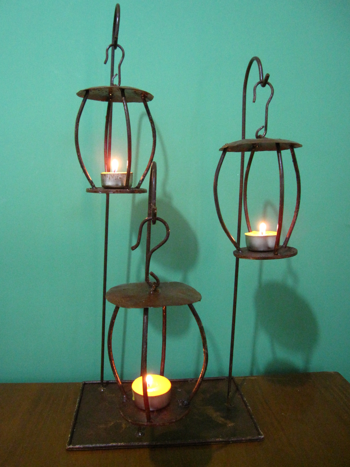 MARTINA FIERRO (cosas de hierro): CANDELABRO DE PIE SUPER LUMINOSO!