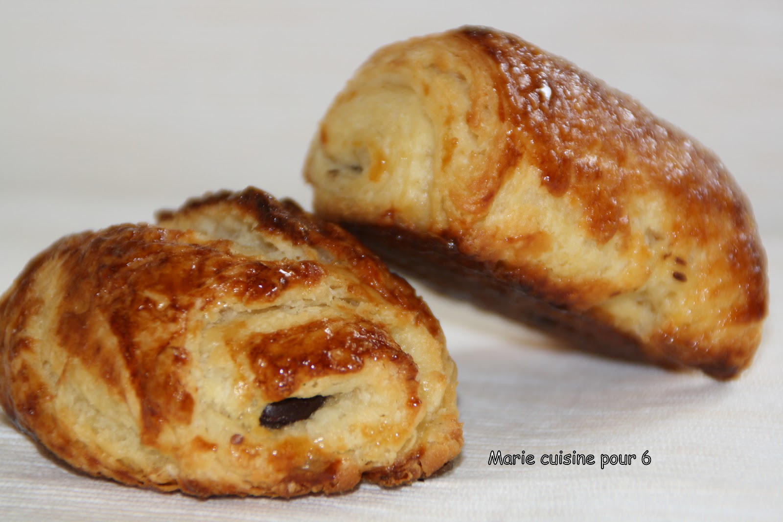 Marie cuisine pour 6: PAINS AU CHOCOLAT FAITS MAISON