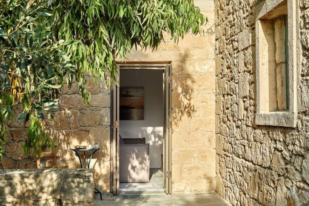   Rhodi-Image-Studio-1