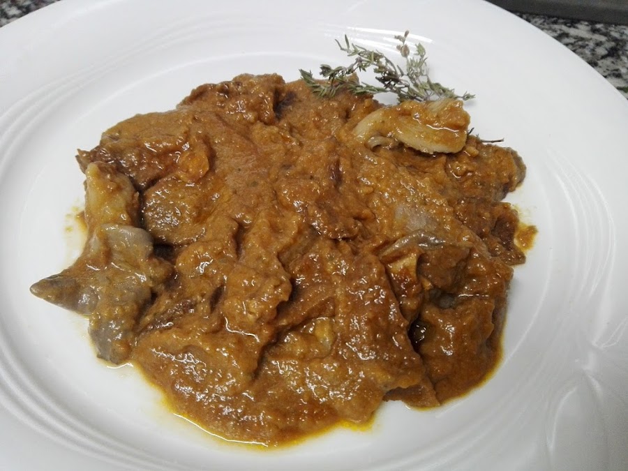 Receta de fricandó de ternera con moixernons.