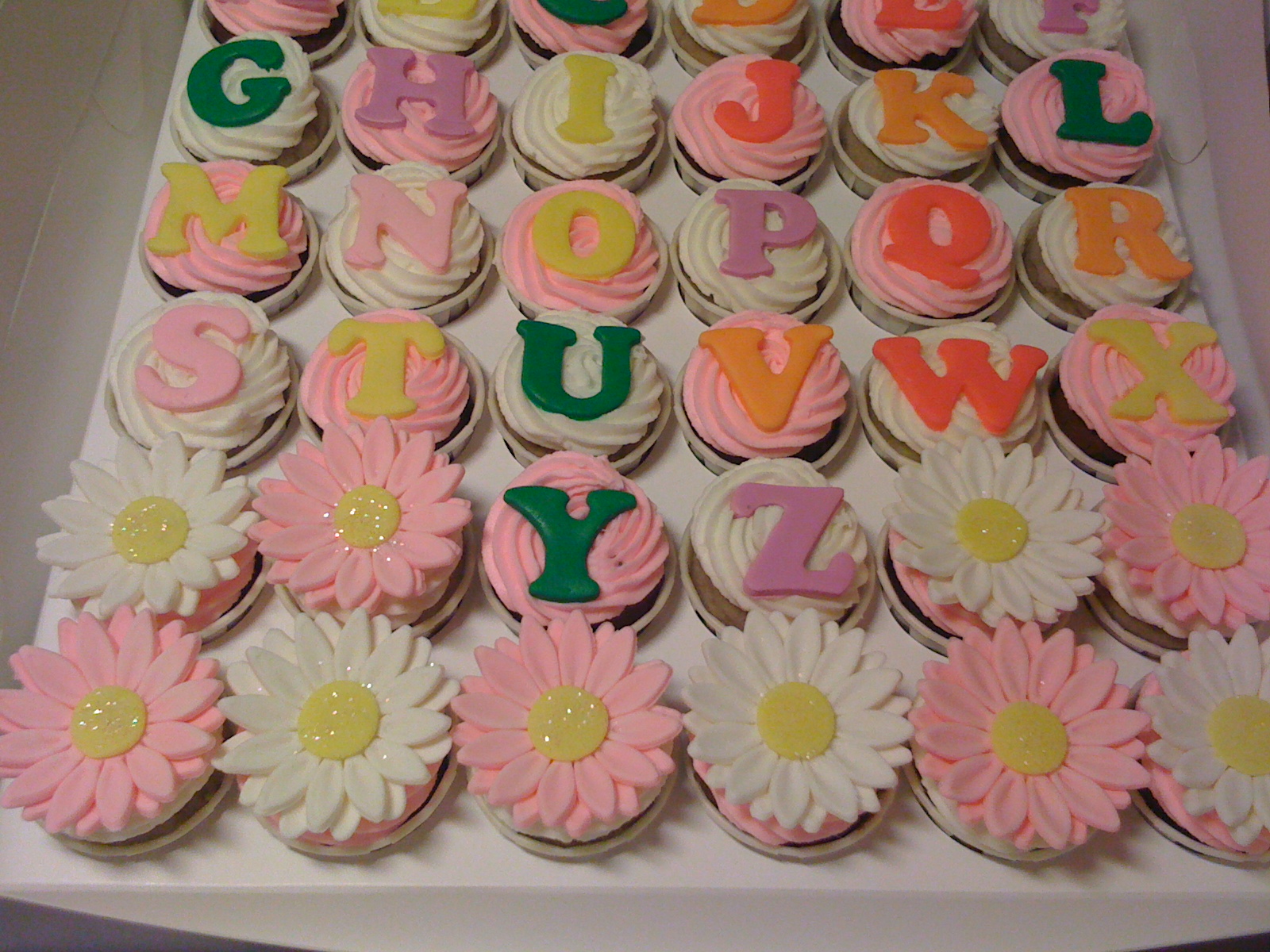 cake-cupboard-alphabet-cupcakes-a-to-z