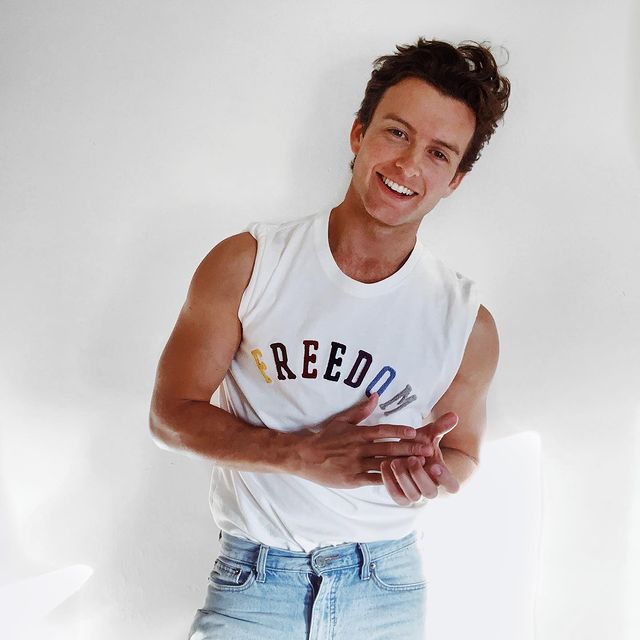 Cameron Robbie (Actor) Wiki, Bio, Age, Height, Weight, Girlfriend, Net