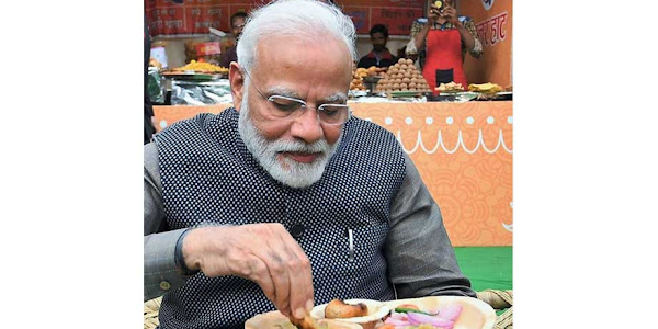 PM Narendra Modi Playing Music at hunar haat in Delhi is going viral
