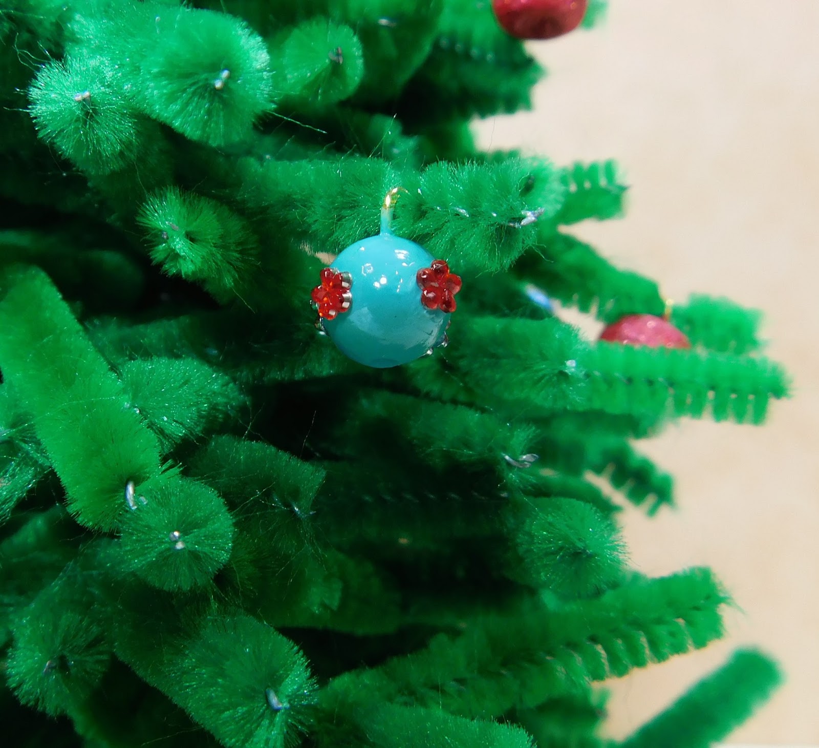 Joanne's Minis Dollhouse Miniature Christmas Ornament Decorating part 1