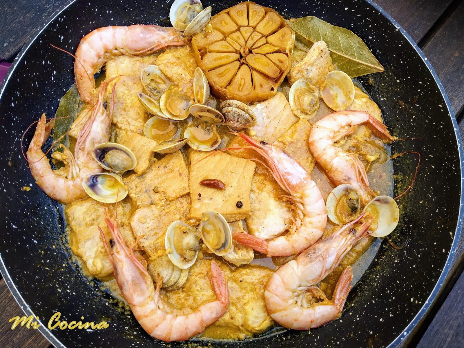 GUISILLO DE PEZ ESPADA CON ALMEJAS Y GAMBAS DE MALAGA