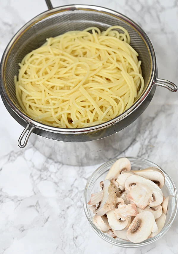 ingredients to make the best mushroom pasta