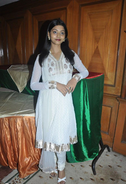 Telugu Actress Thananya Latest Cute Pics In White Dress 13