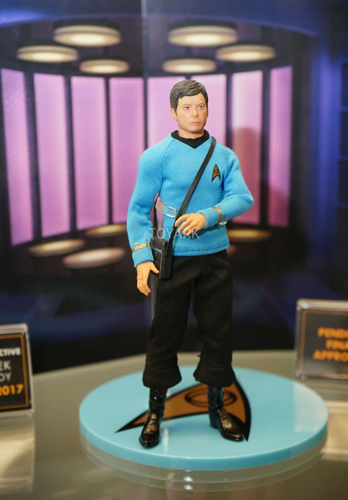 QMX Classic Star Trek Q-Pop KIRK Figure in Original Box