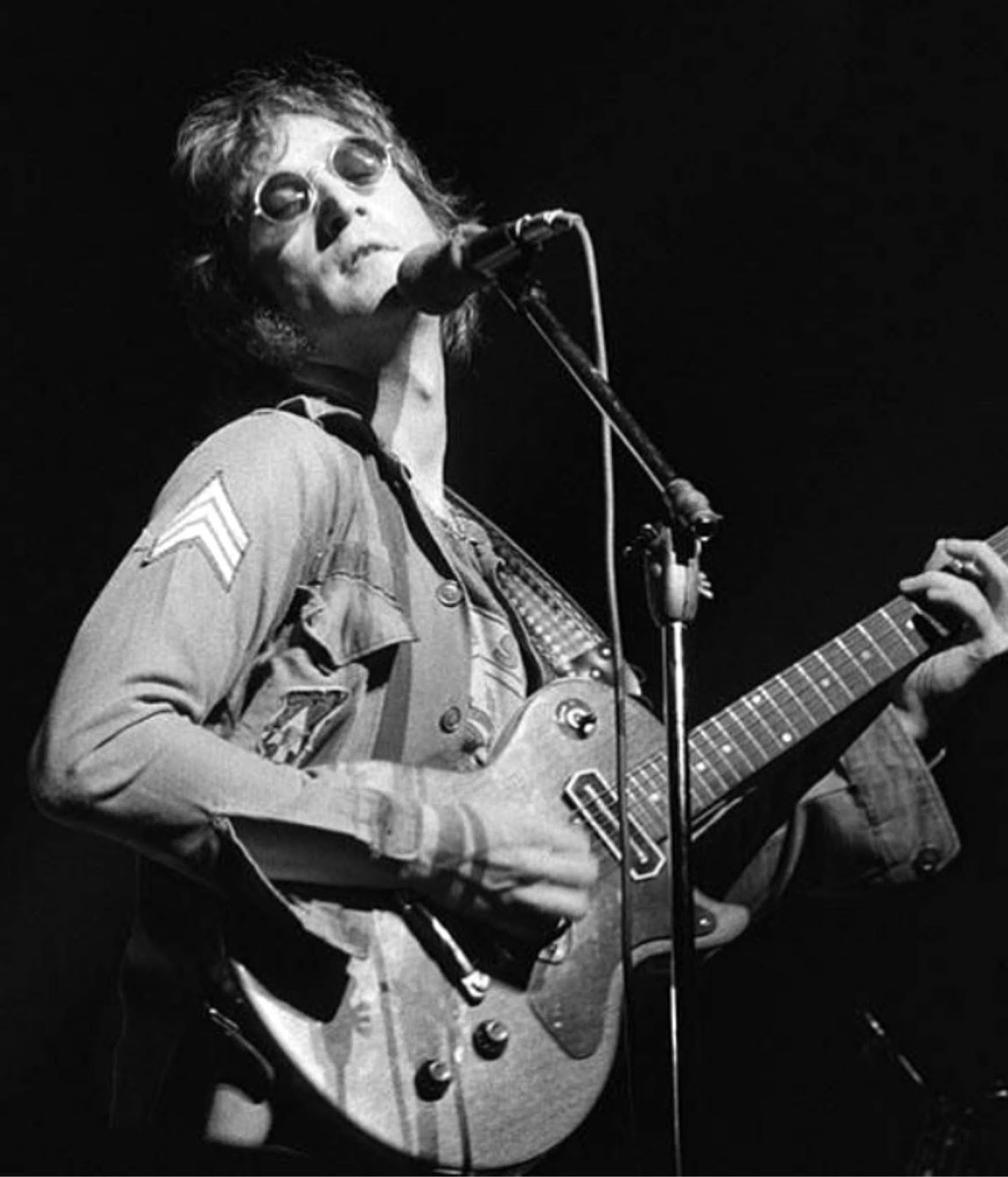 поговорила б ты со мной гитара семиструнная. я гитару настрою на лирический. чем настраивали гитару раньше. я гитару настрою на лирический. лиричный лад.