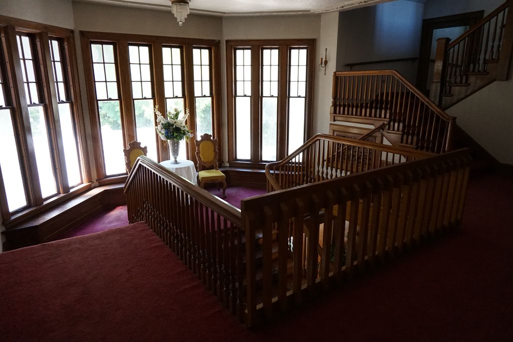 Sweet House Dreams 1927 Rutherglen Mansion Bed and Breakfast in