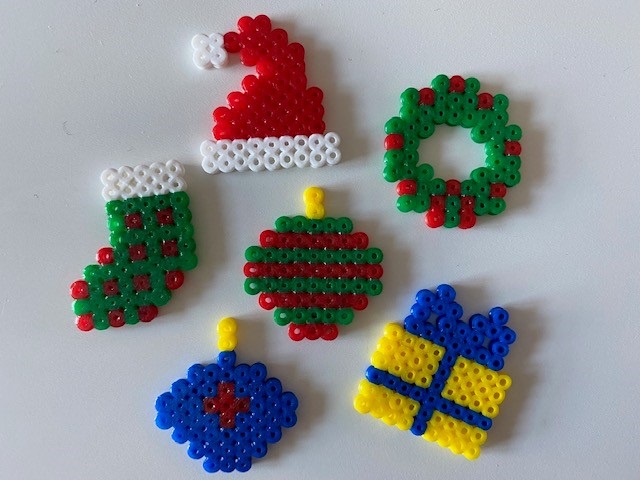 Jennifer's Little World blog - Parenting, craft and travel: Mini Hama bead  Christmas embellishments
