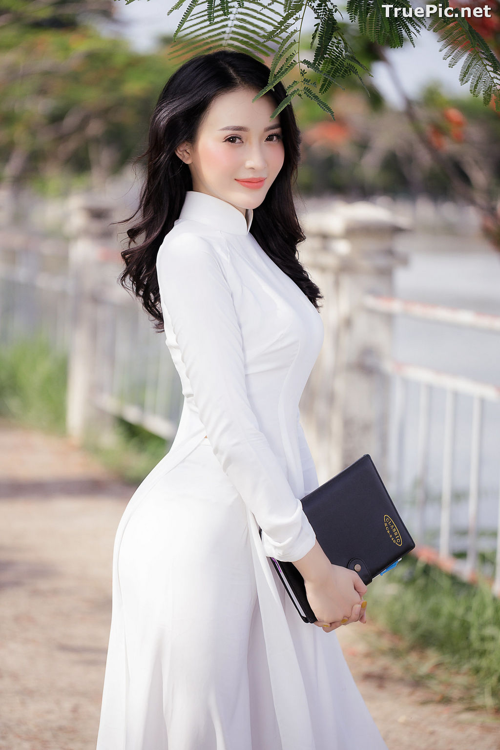 Image The Beauty of Vietnamese Girls with Traditional Dress (Ao Dai) #3 - TruePic.net - Picture-35