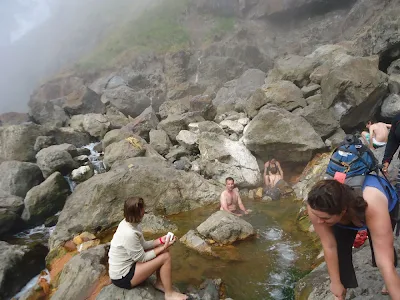 Mandi Air Panas Aik Kalak Danau Segara Anak 2000 meter Gunung Rinjani