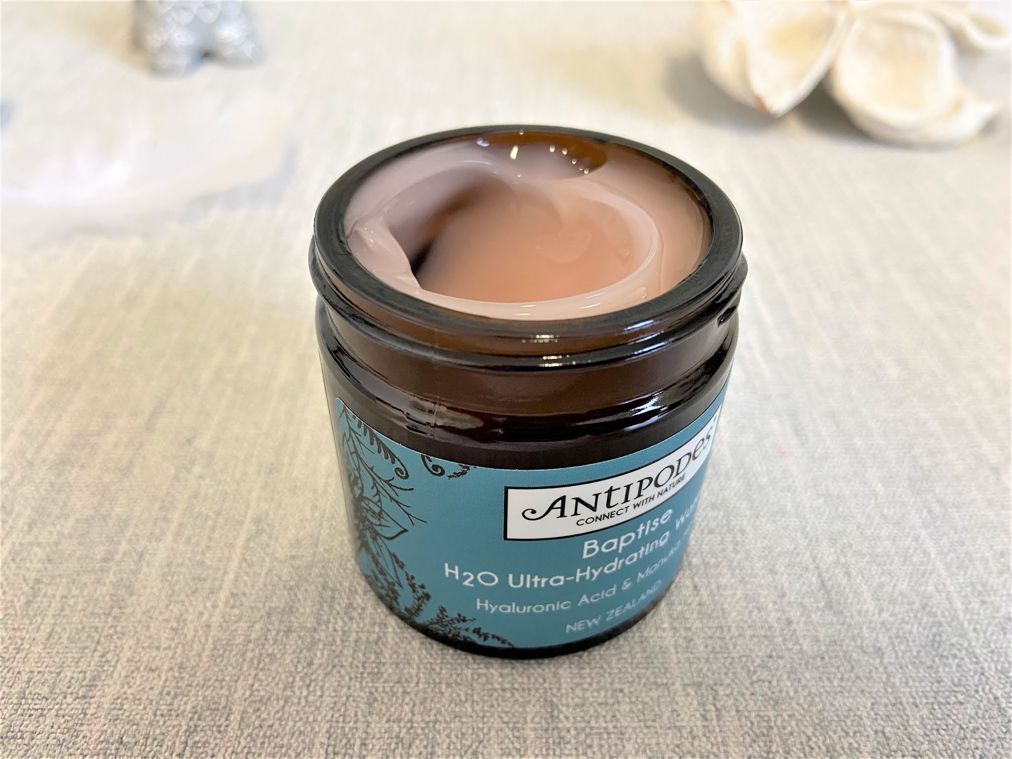 antipodes kiwi seed gold eye cream review