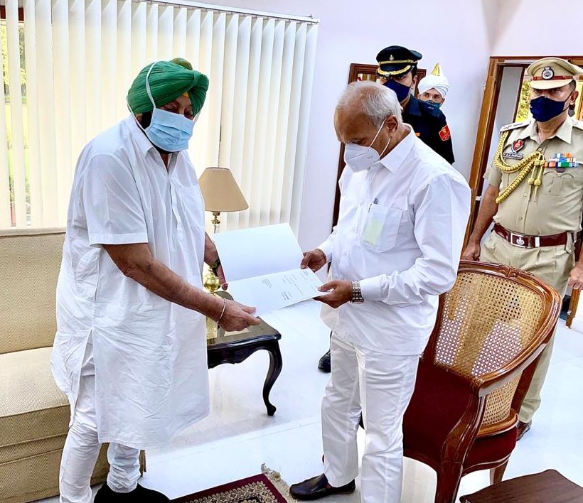 ಪಂಜಾಬ್ ಮುಖ್ಯಮಂತ್ರಿ ರಾಜೀನಾಮೆ- ಕಾಂಗ್ರೆಸ್ ಪಕ್ಷಕ್ಕೆ ಕೈ ಕೊಡ್ತಾರ ಸಿಎಂ ಪಂಜಾಬ್ ಮುಖ್ಯಮಂತ್ರಿ ರಾಜೀನಾಮೆ- ಕಾಂಗ್ರೆಸ್ ಪಕ್ಷಕ್ಕೆ ಕೈ ಕೊಡ್ತಾರ ಸಿಎಂ