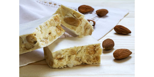 KACANG ALMOND TERBUAT DARI Batam